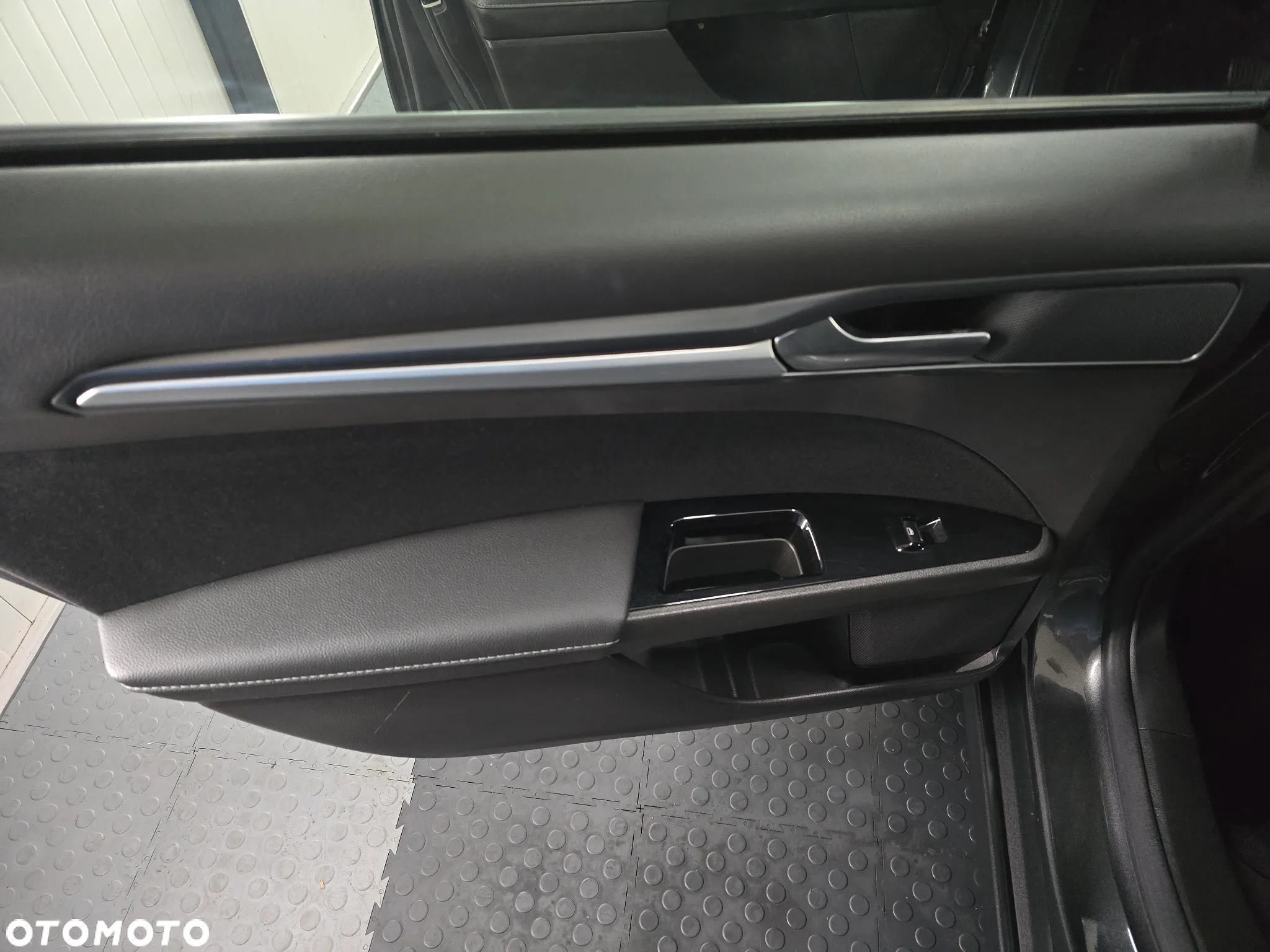 Ford Mondeo 2.0 TDCi Titanium 4WD PowerShift - 13