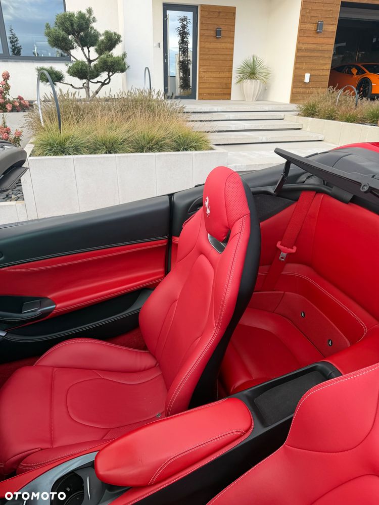 Ferrari Portofino - 22