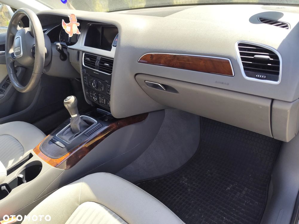 Audi A4 Limousine - 15