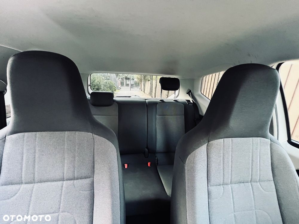 Volkswagen up! white - 11
