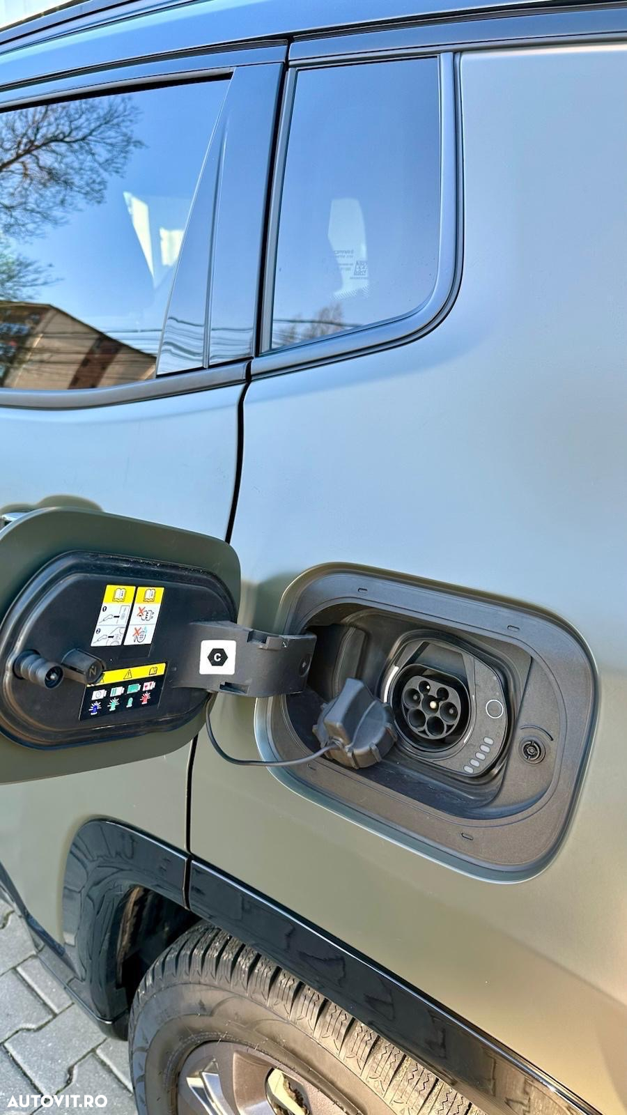 Jeep Compass 1.3T 4xe AT6 PHEV 80th Anniversary - 8