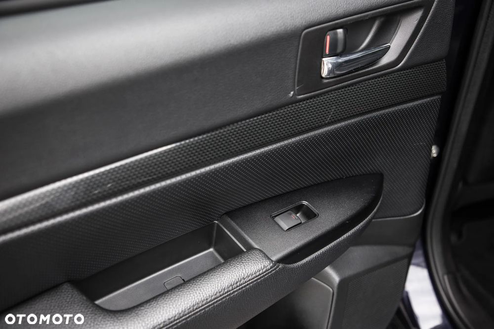 Subaru Legacy 2.5i GT - 27