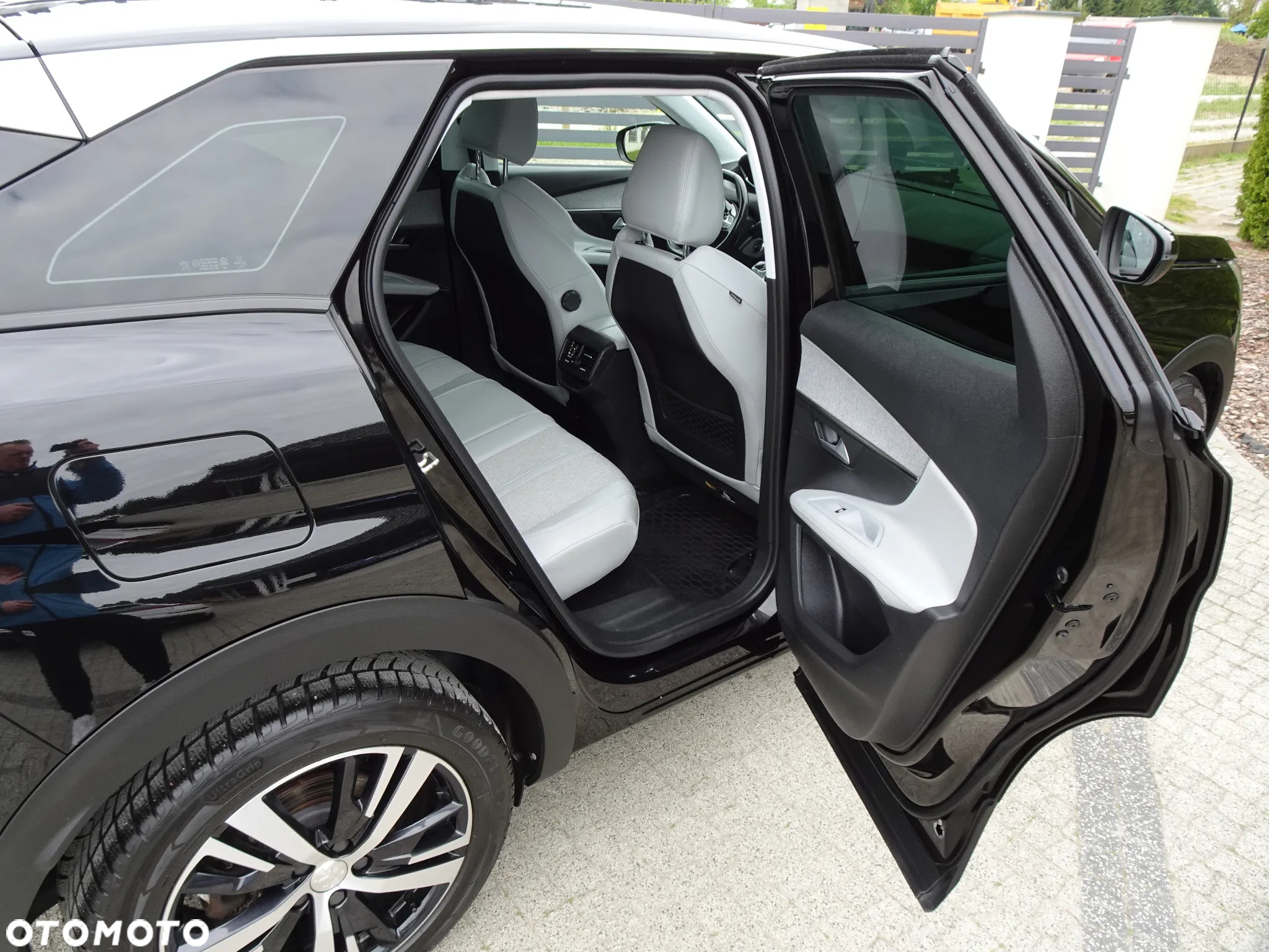 Peugeot 3008 1.5 BlueHDi Allure S&S - 17