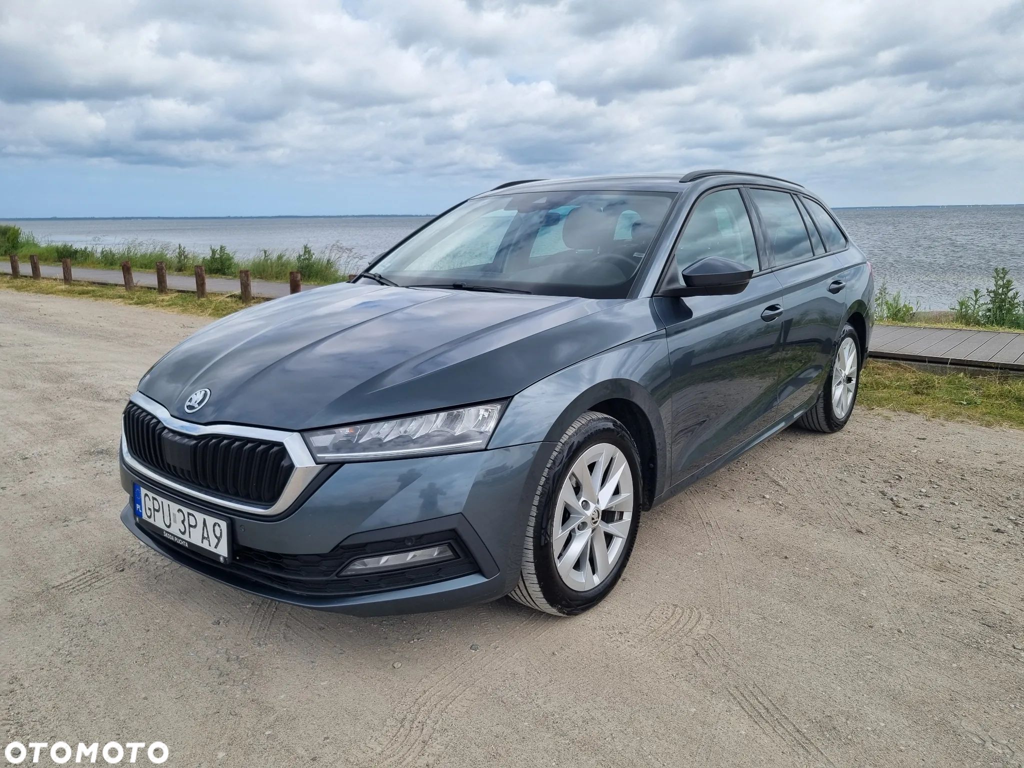 Skoda Octavia 2.0 TDI Ambition DSG - 1