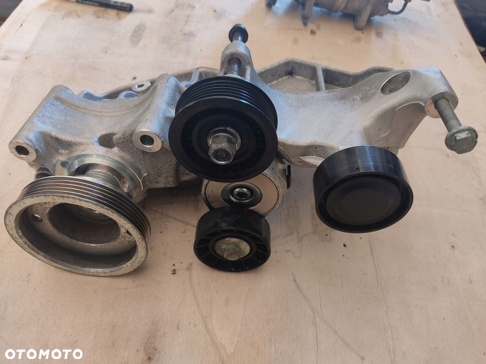 IVECO DAILY 3.0 ŁAPA MOCOWANIE AGREGATU CHŁODNI - 2