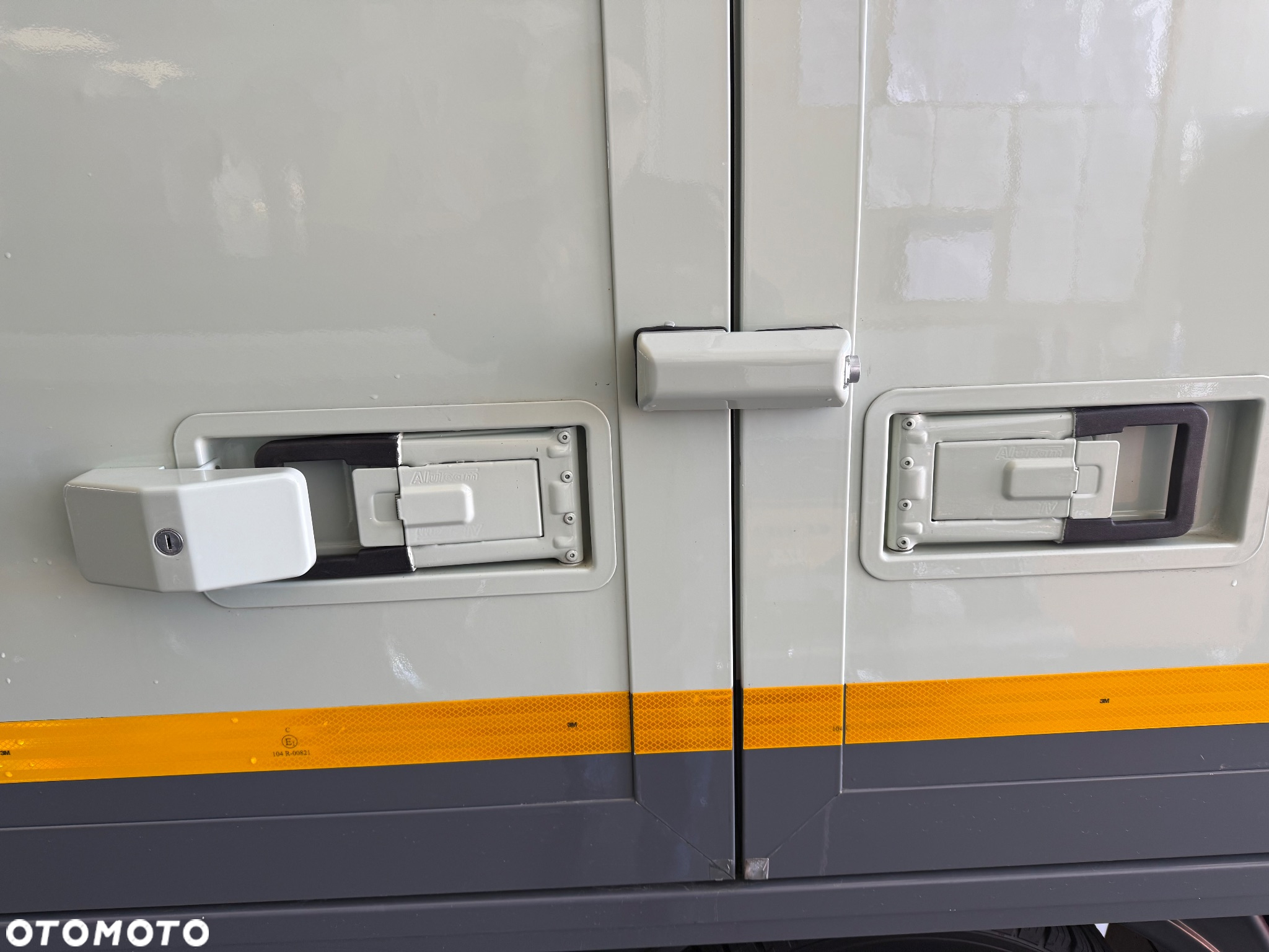 Mercedes-Benz Sprinter - 24