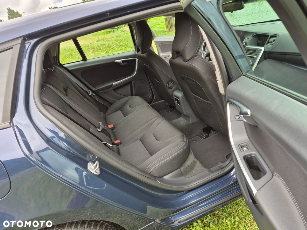 Volvo V60 T3 Edition - 12