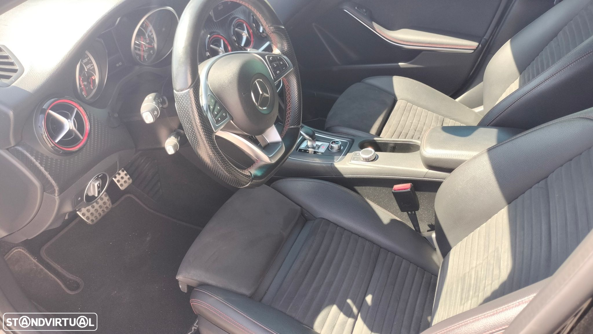 Mercedes-Benz A 45 AMG 4-Matic - 11