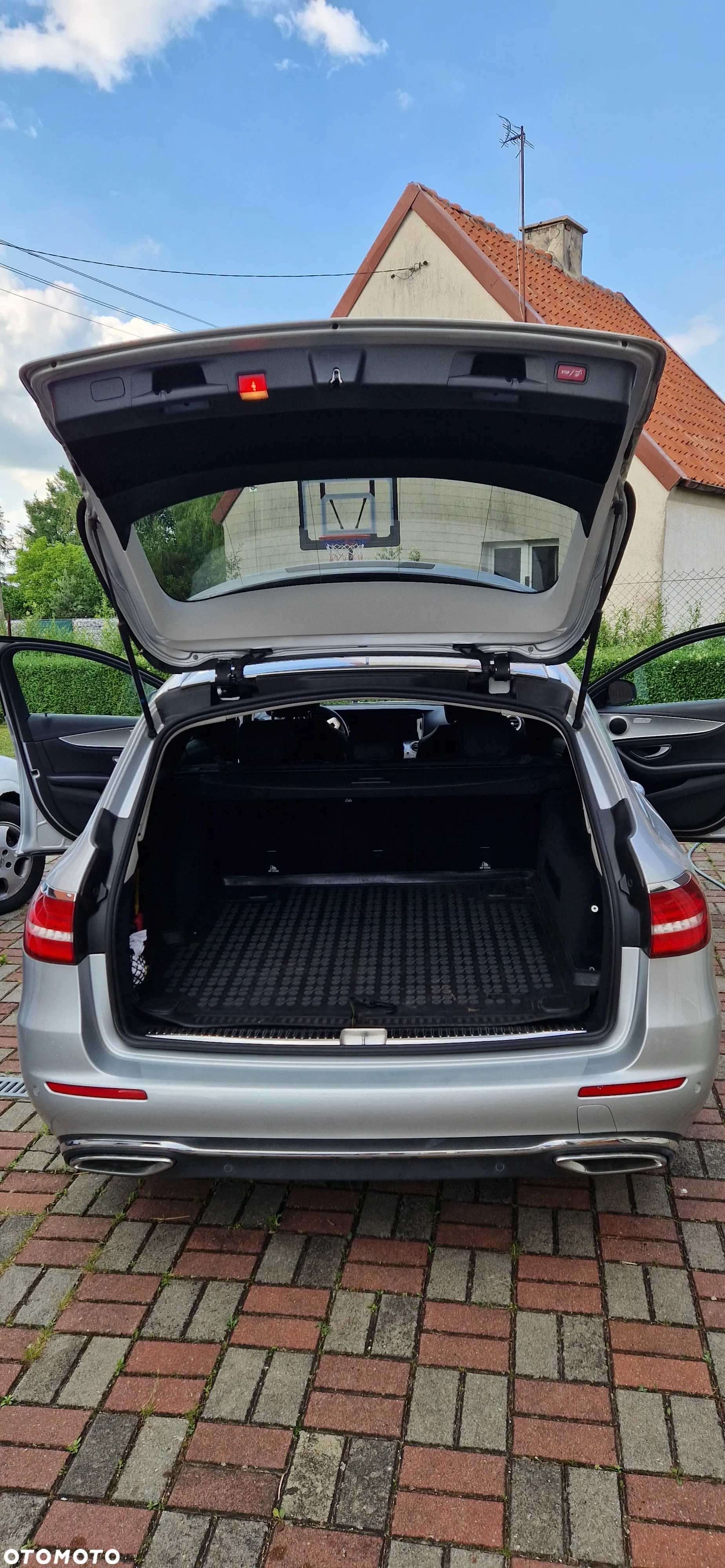 Mercedes-Benz Klasa E 220 d T 9G-TRONIC - 8