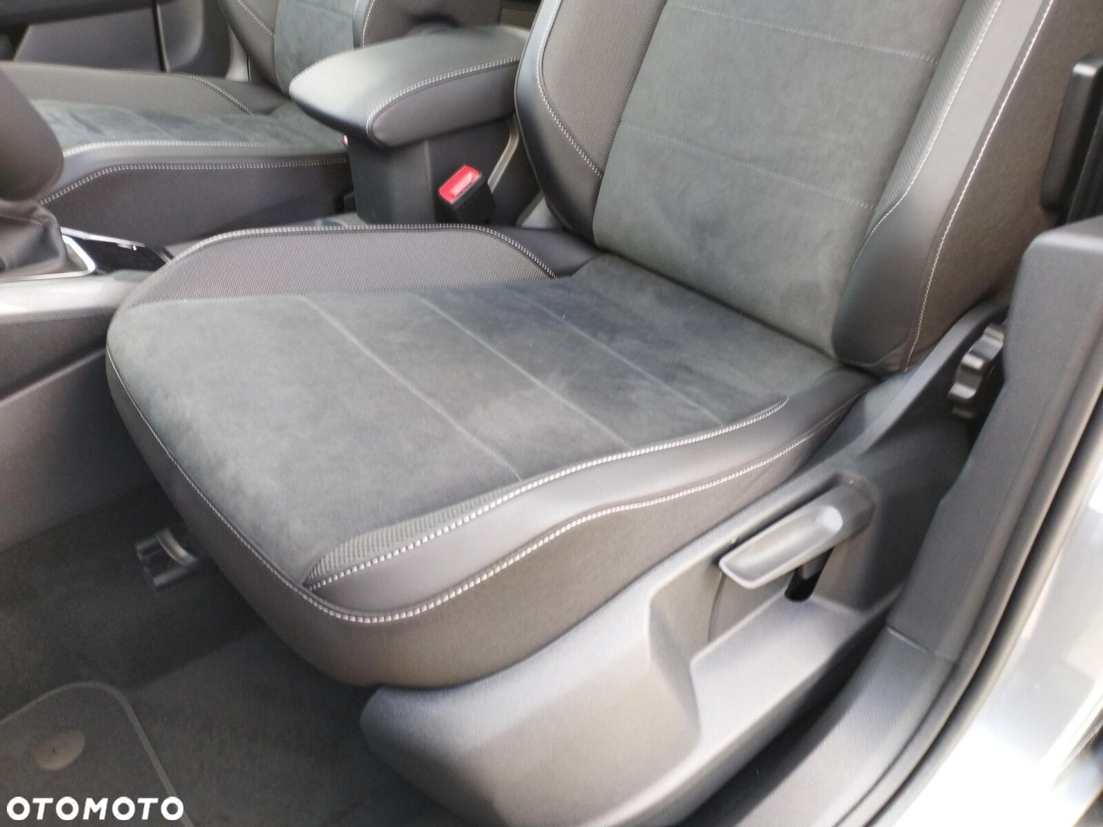 Volkswagen T-Roc 1.5 TSI Final Edition - 12
