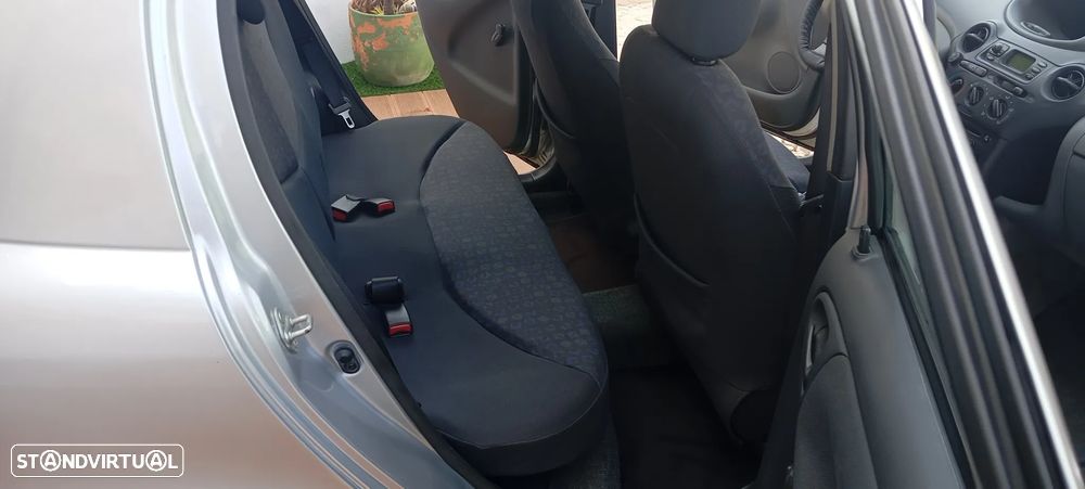 Toyota Yaris 1.0 Terra DA+ABS+CD+AC - 18