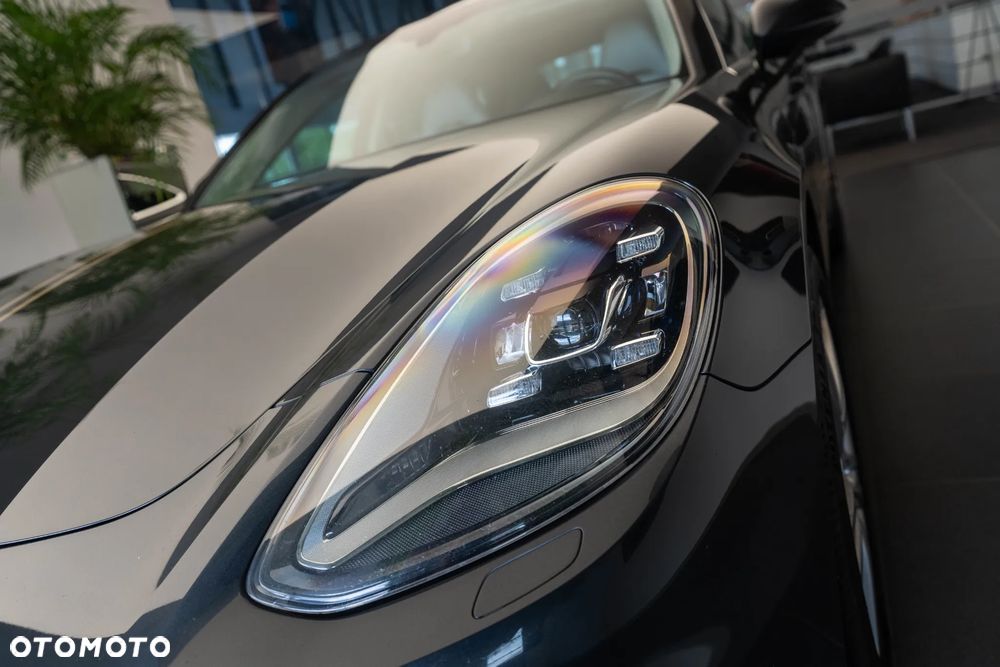 Porsche Panamera 4S - 36
