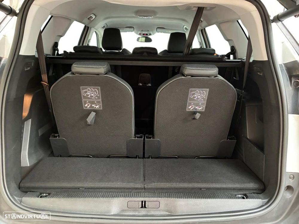 Peugeot 5008 1.2 PureTech Allure EAT8 - 8