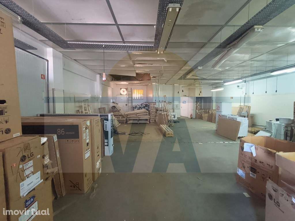 Armazém para Venda em São João da Talha - Excelente Oportunidade às... - Grande imagem: 2/25
