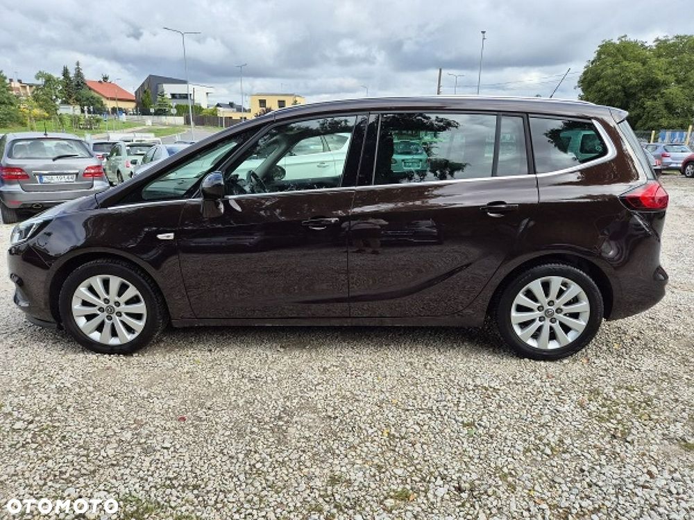 Opel Zafira - 10
