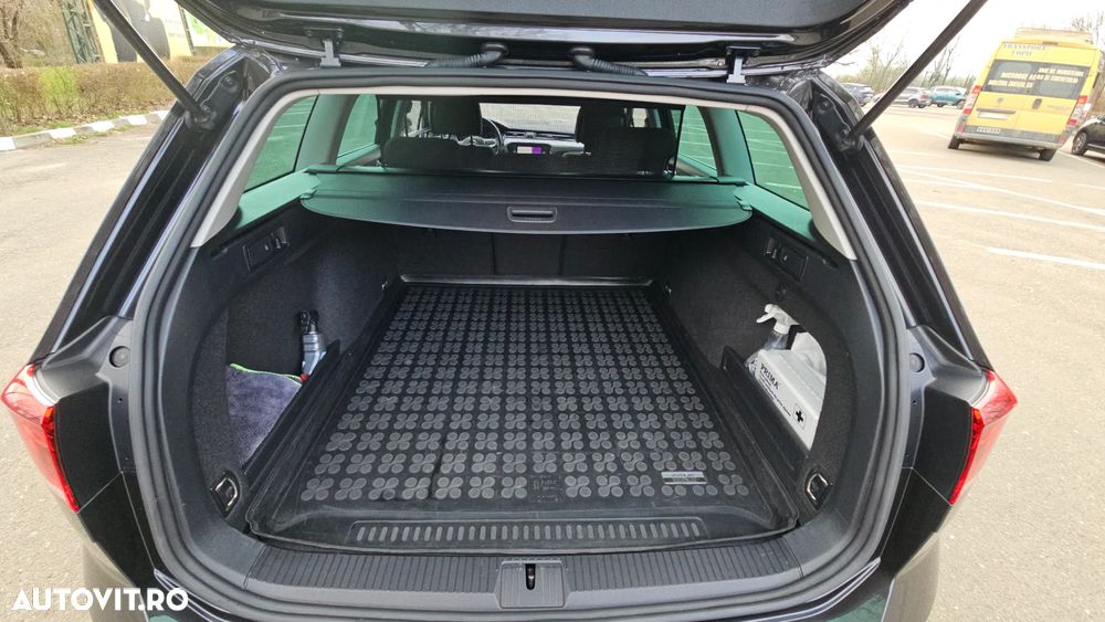 Volkswagen Passat 1.6 TDI SCR DSG Business - 15