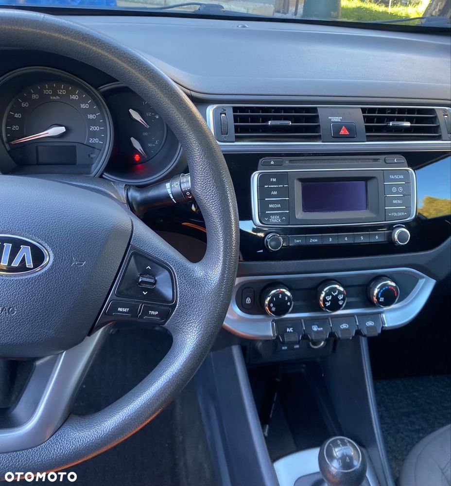 Kia Rio - 4