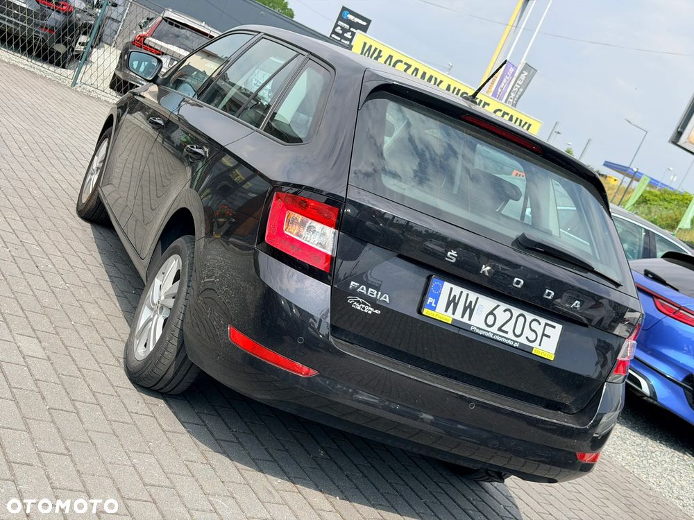 Skoda Fabia 1.0 TSI Ambition - 11