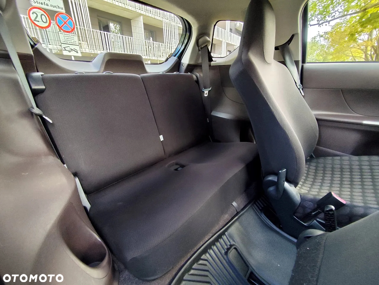 Toyota iQ 1.0 Luna CVT - 9