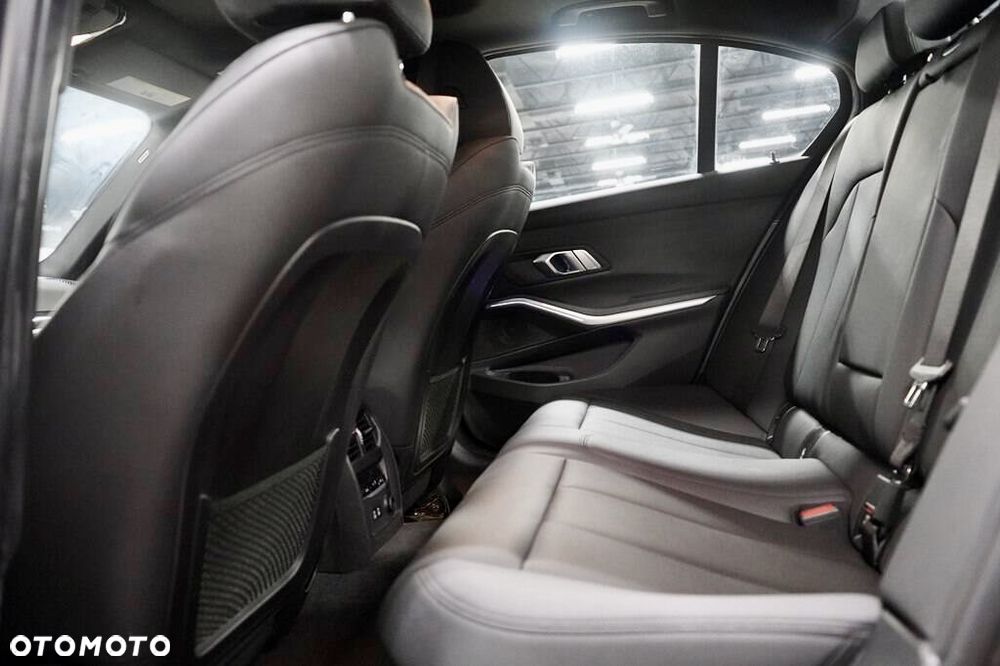 BMW Seria 3 - 16