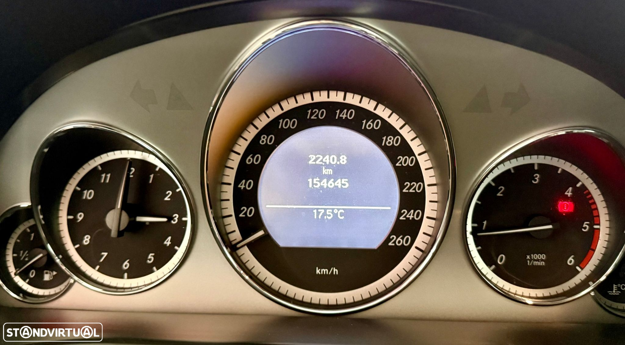 Mercedes-Benz E 220 CDi Avantgarde BlueEfficiency - 22
