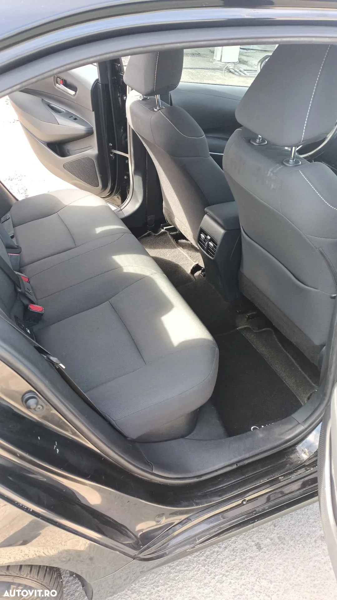 Toyota Corolla Sedan 1.8 HEV Business - 5