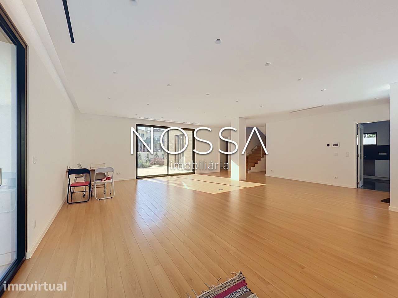 MoradiaT4 com Piscina, Garagem para 2 Carros | Linda-a-Velha - Grande imagem: 2/60