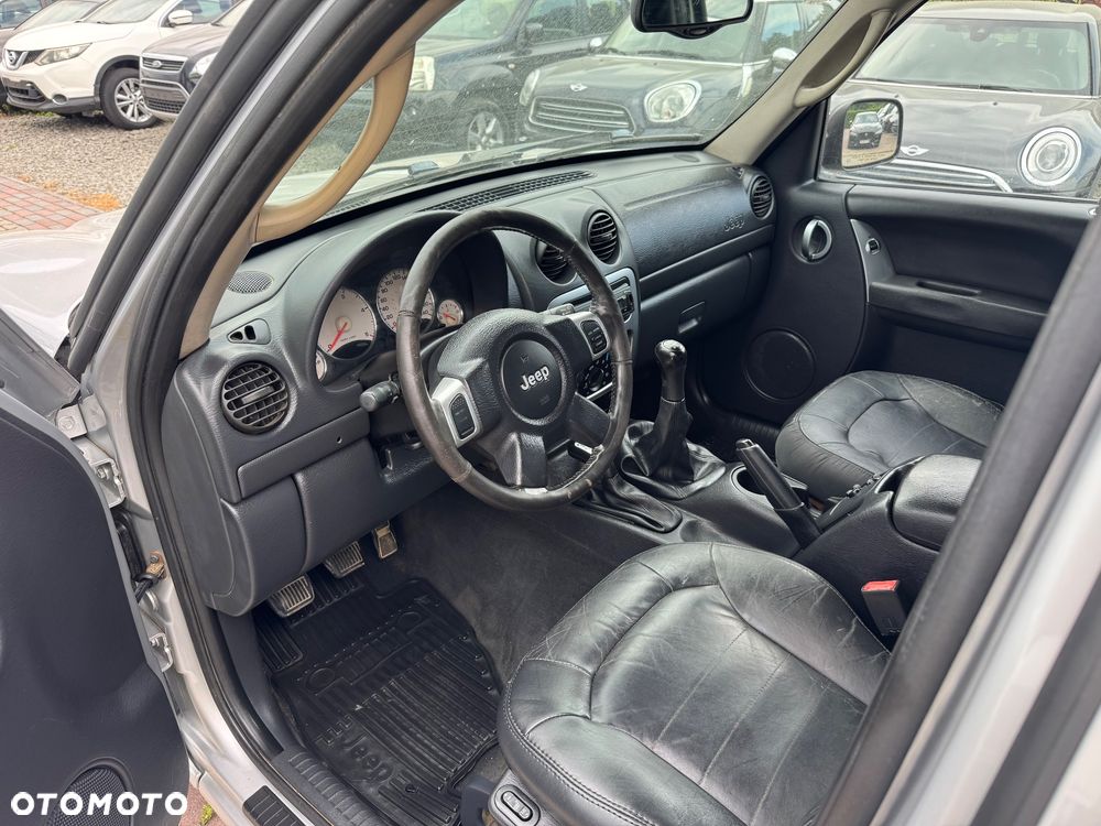 Jeep Cherokee - 9