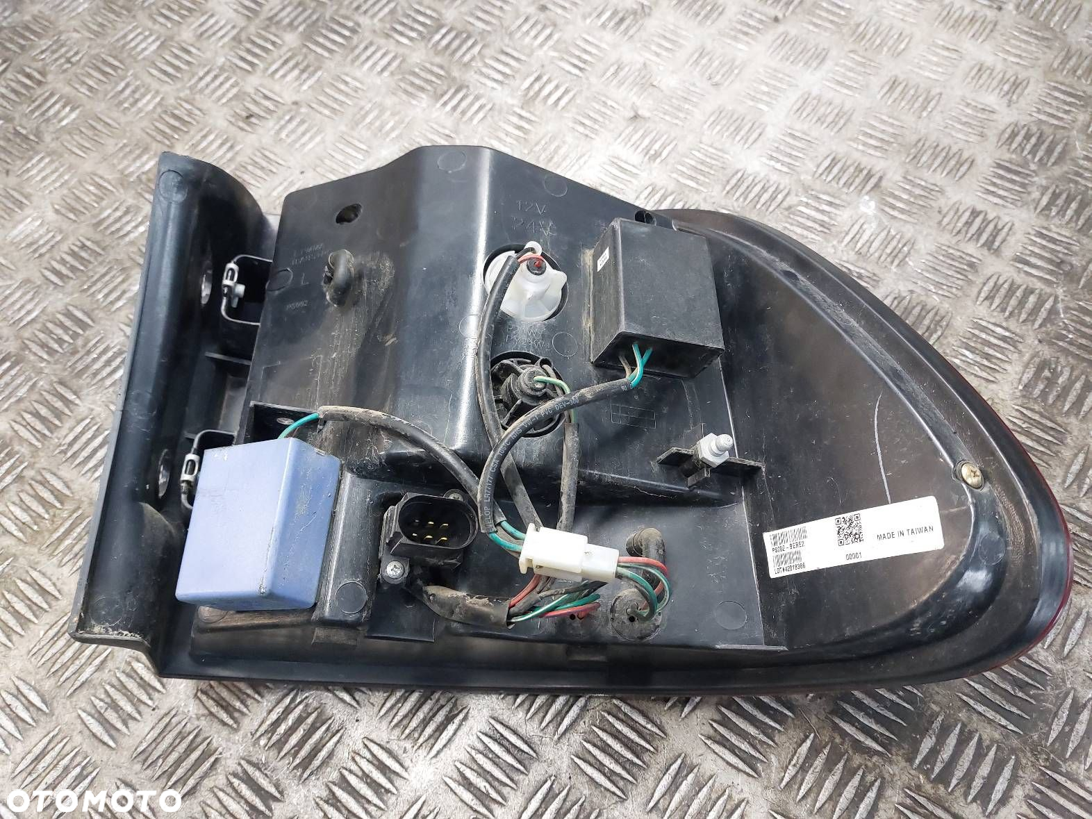 LAMPA LEWY TYŁ POSCHE CAYENNE I - 5