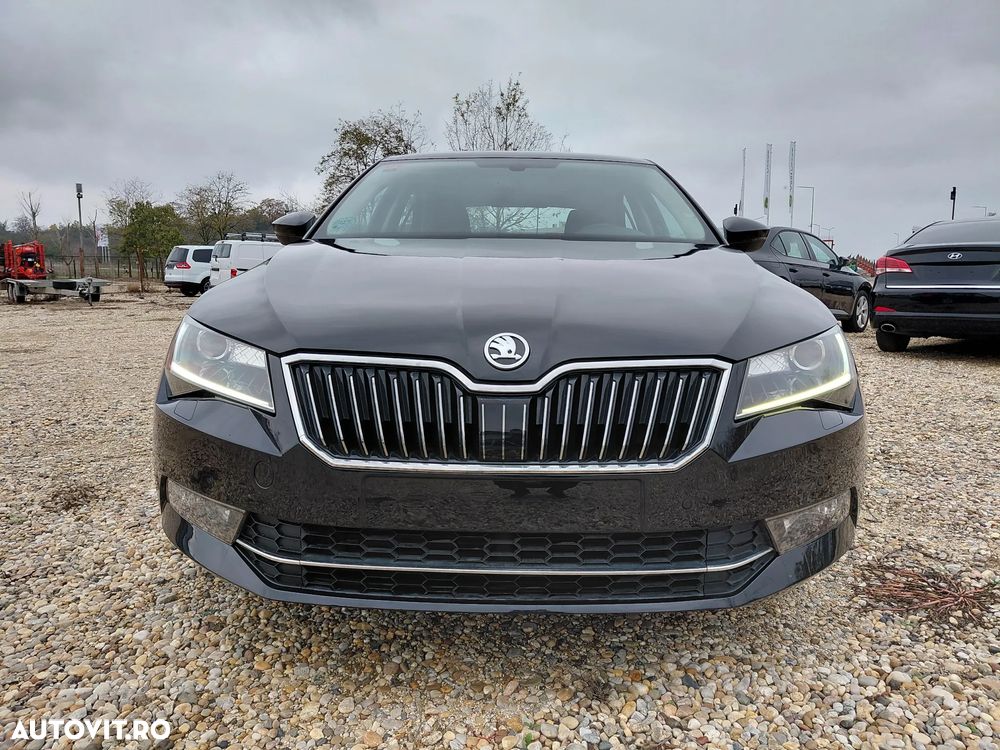 Skoda Superb 2.0 TDI DSG Ambition - 2