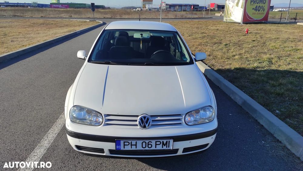 Volkswagen Golf - 22