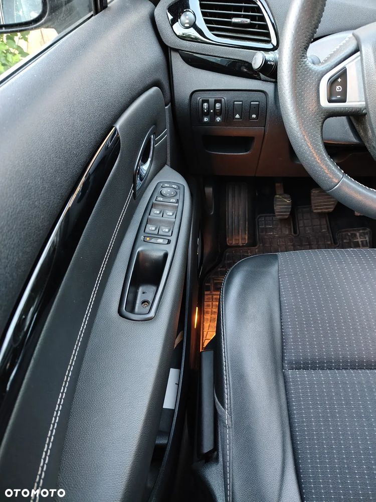 Renault Scenic ENERGY TCe 115 Bose Edition - 8