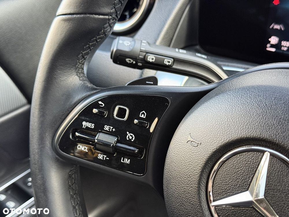 Mercedes-Benz GLB 200 d 8G-DCT Progressive - 34