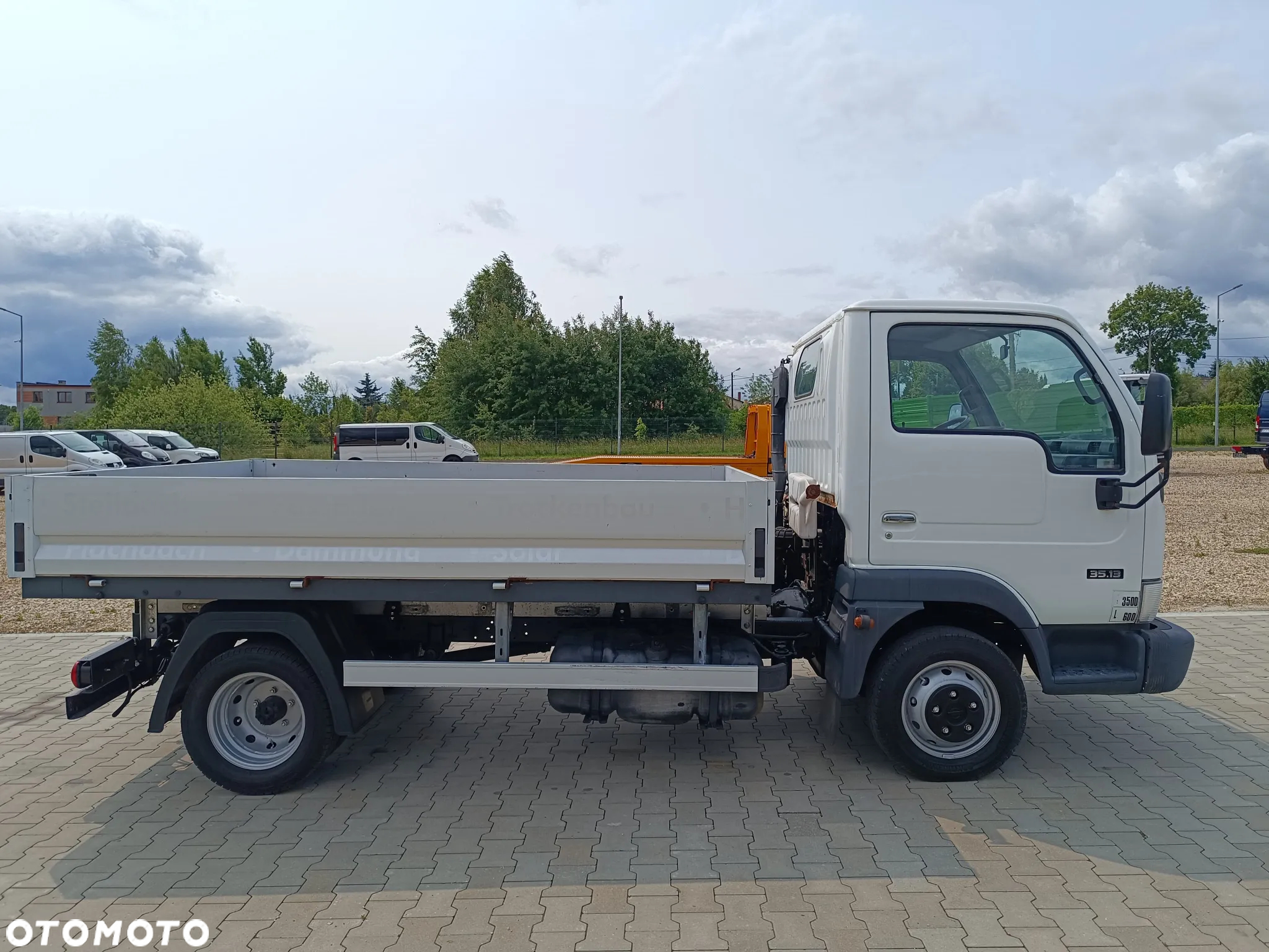 Nissan Cabstar | Sztywna Paka | DMC 3.5t - 3