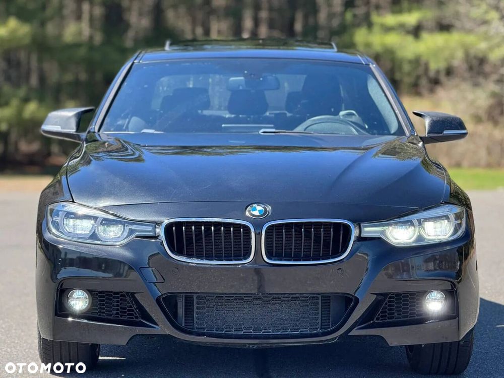 BMW Seria 3 330i xDrive - 4