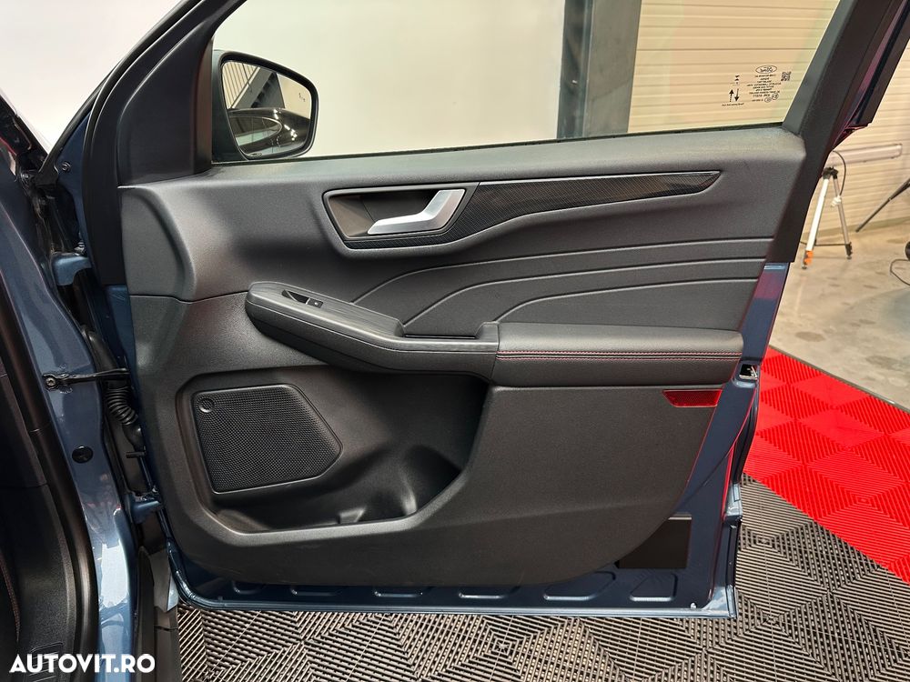 Ford Kuga 2.5 Duratec FHEV ST-LINE - 28