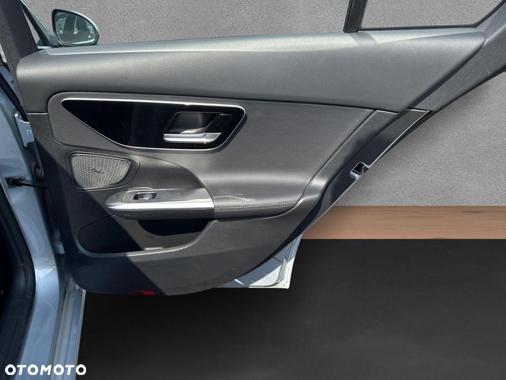 Mercedes-Benz Klasa C - 23