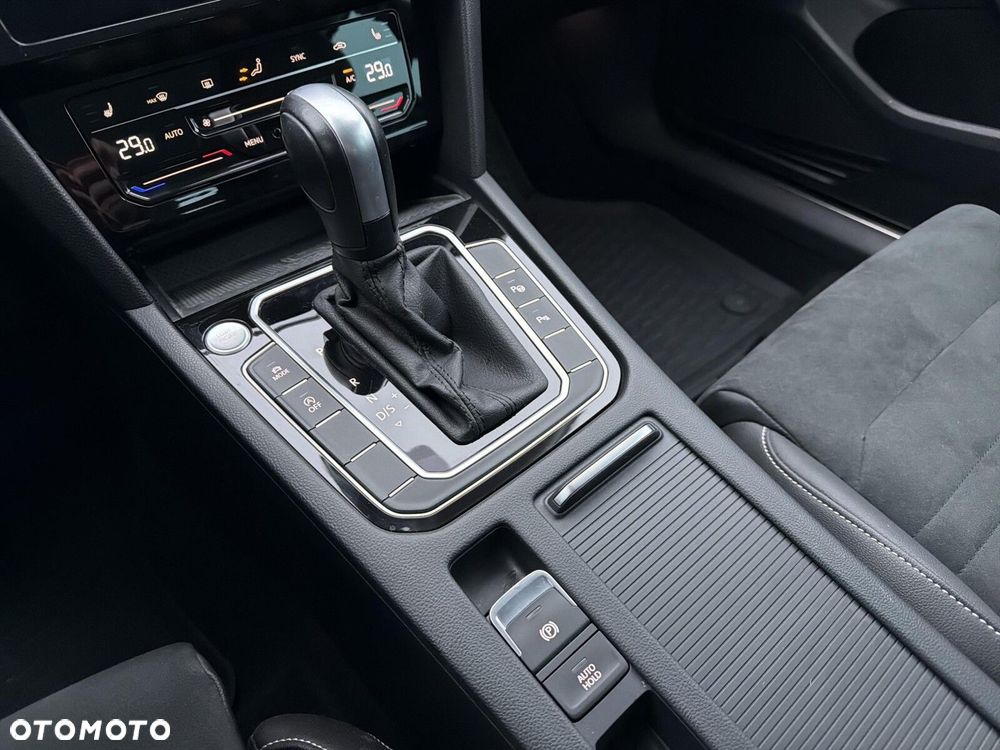 Volkswagen Passat - 17