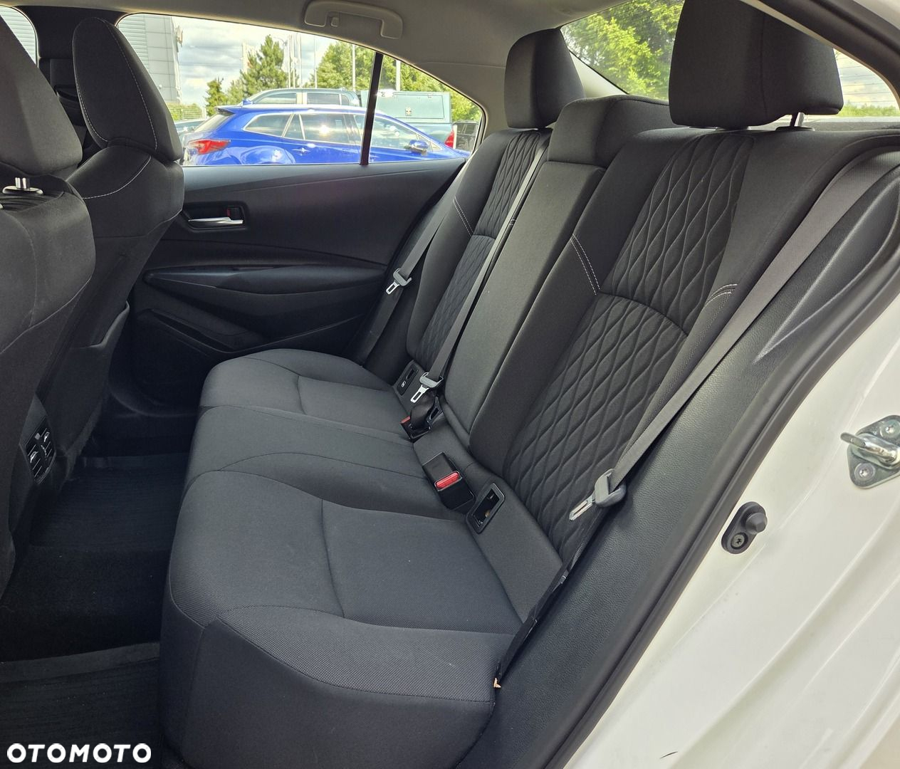 Toyota Corolla - 24