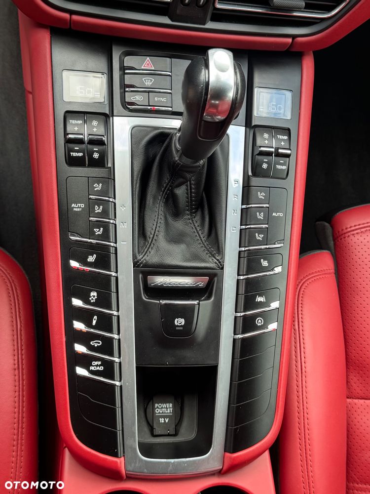 Porsche Macan - 25