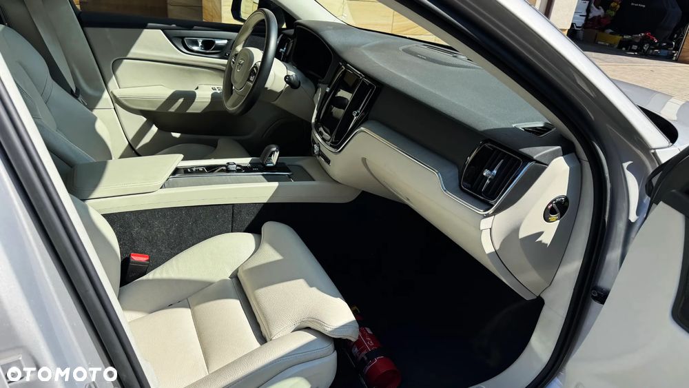 Volvo V60 B4 D Ultimate Bright - 23