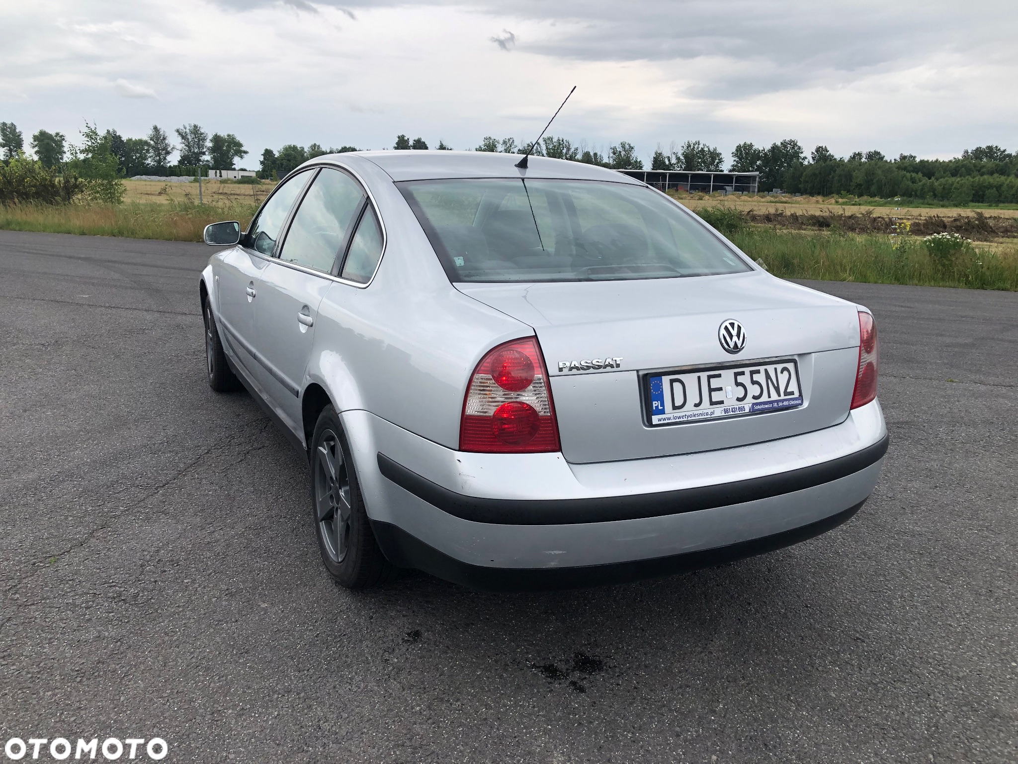 Volkswagen Passat 1.6 - 8