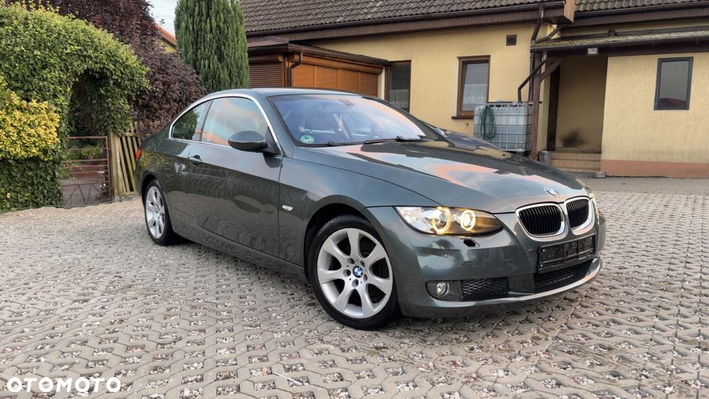 BMW Seria 3 320i - 5