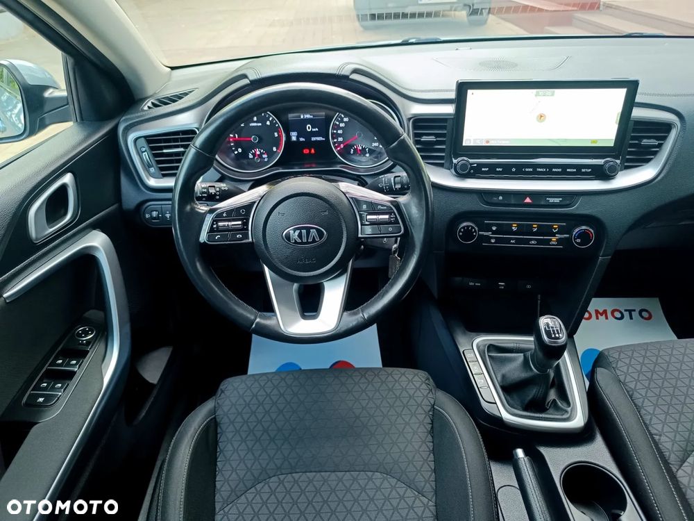 Kia Ceed 1.6 CRDi 136 ISG Spirit - 29