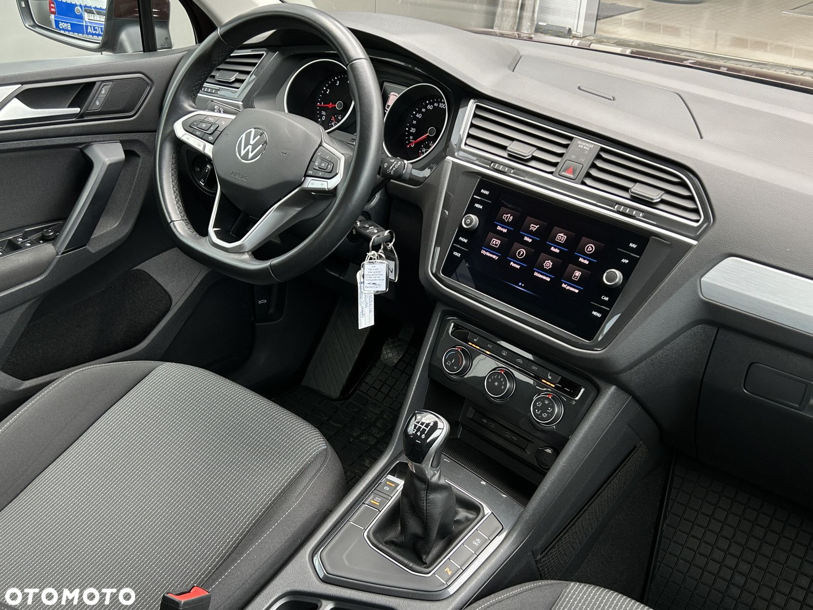 Volkswagen Tiguan - 16