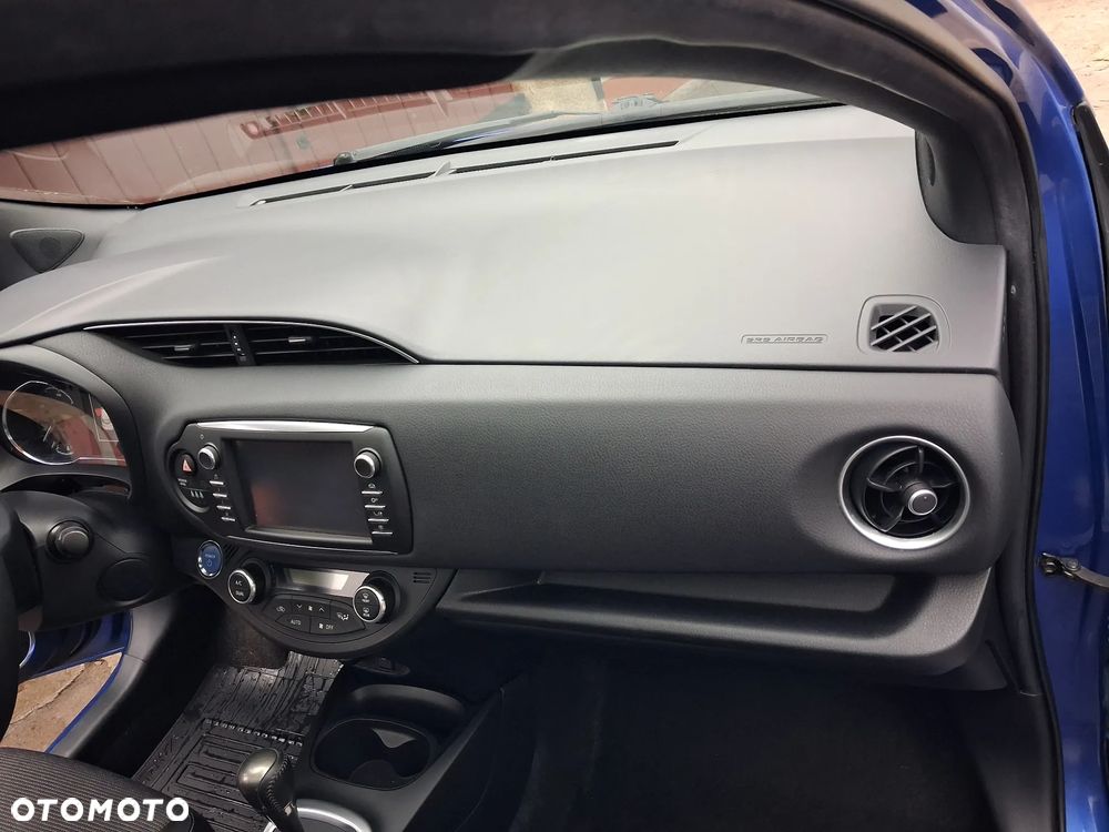 Toyota Yaris Hybrid 100 Dynamic EU6 - 28