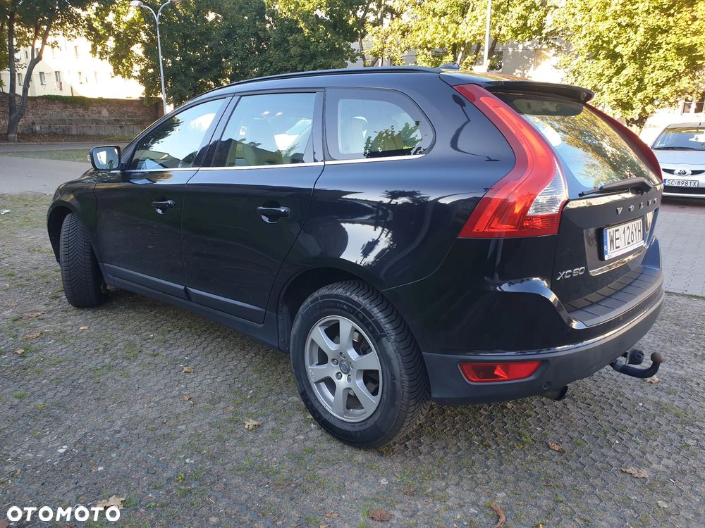 Volvo XC 60 D3 Momentum - 4