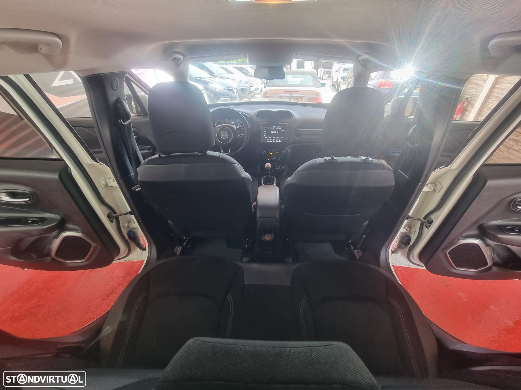 Jeep Renegade 1.0 T Limited - 9