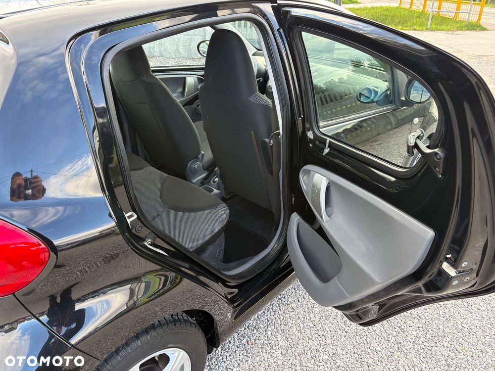 Toyota Aygo Cool - 28