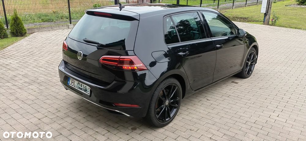 Volkswagen Golf - 6